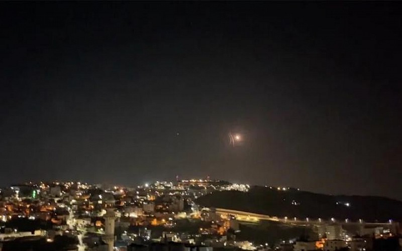 İran'ın saldırısı sonrası İsrail'in birçok bölgesinde sirenler çaldı