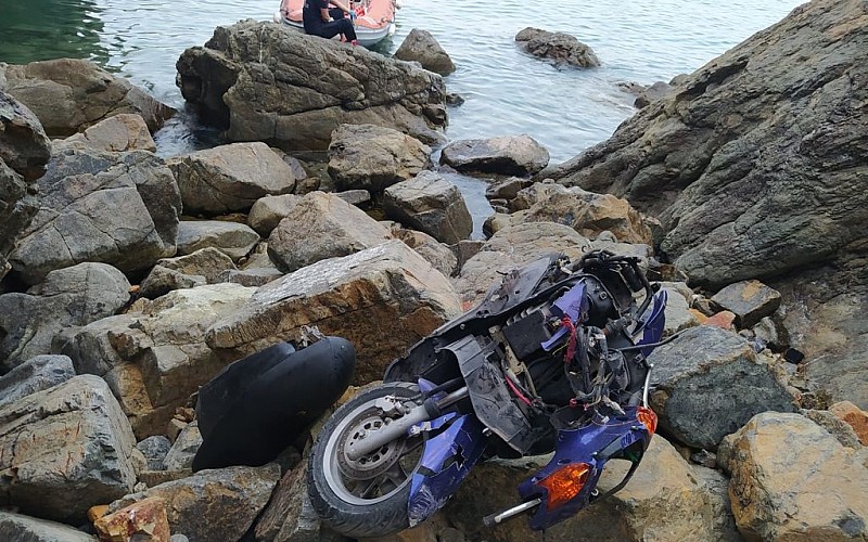 Antalya'da motosikletiyle uçuruma yuvarlanan sürücü hayatını kaybetti