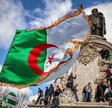 Cezayir'de "Hirak" hareketinden 18 mahkuma cumhurbaşkanlığı affı
