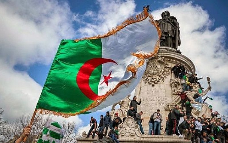 Cezayir'de "Hirak" hareketinden 18 mahkuma cumhurbaşkanlığı affı