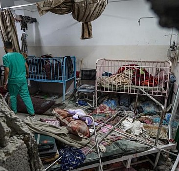 İsrail ordusu Gazze'deki Nasır Hastanesi'nin doğum servisini bastı