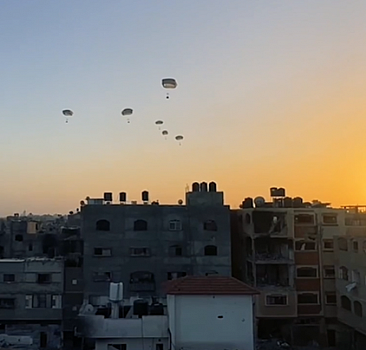 Gazze Şeridi'nin kuzeyine uçaklarla insani yardım bırakıldı