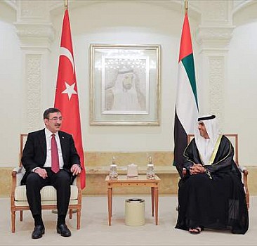 Cumhurbaşkanı Yardımcısı Yılmaz ile Bakan Şimşek Birleşik Arap Emirlikleri'nde