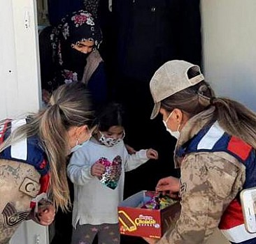 Elazığ'da jandarmadan depremzede çocuklara psikososyal destek