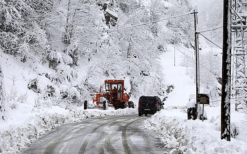 Kar nedeniyle 122 köy yolunda ulaşım sağlanamıyor