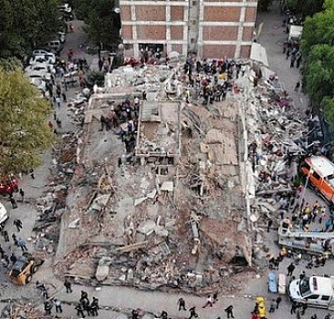 İzmir'deki depremde 22 kişi hakkında gözaltı kararı verildi
