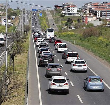 Tekirdağ-İstanbul yolunda trafik yoğunluğu yaşanıyor
