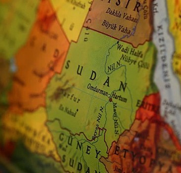 AB vatandaşları ve diplomatları Sudan'dan tahliye ediliyor