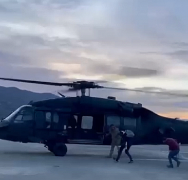 Diyarbakır'da oy pusulaları helikopterle taşındı