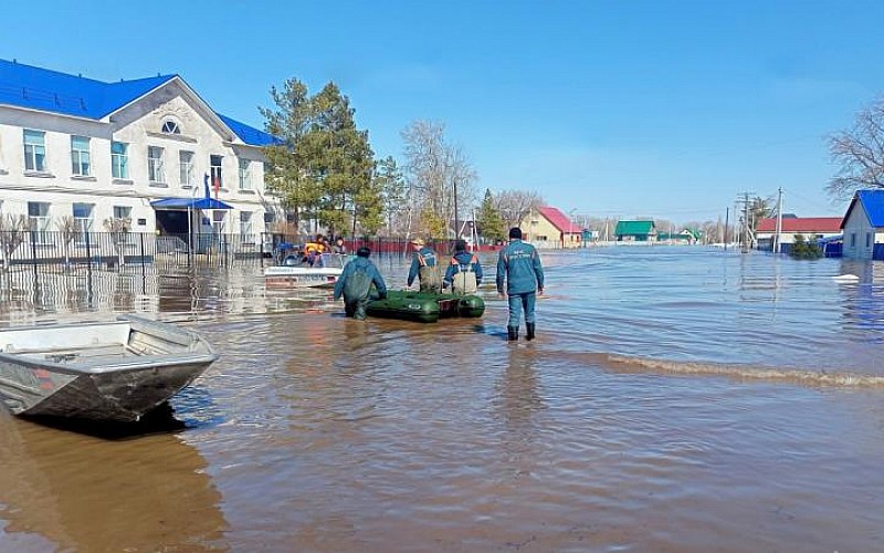 Rusya'da sel felaketi: 10 bin 550 ev sular altında kaldı!