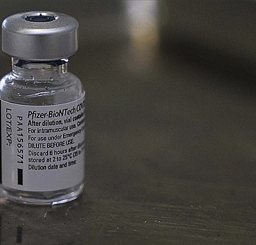 Pfizer'dan sipariş edilen aşılar Japonya'ya ulaştı