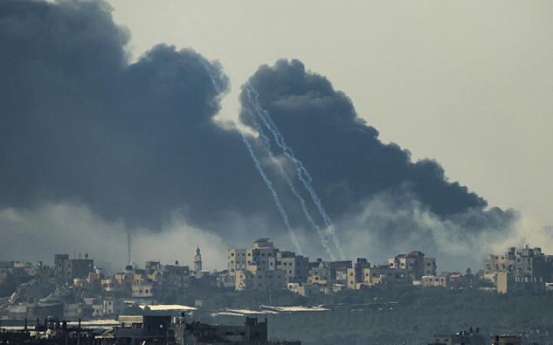 İsrail vahşete doymuyor: Gazze'ye yoğun bombardıman!