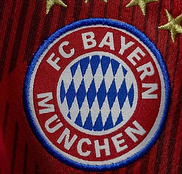 Bayern Münih, 18 yaşındaki Çinli kaleci Liu ile sözleşme imzaladı