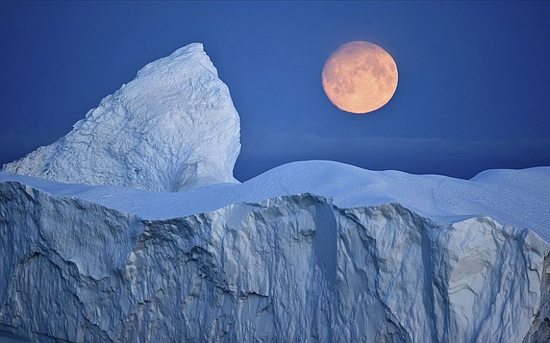 Antartika'da dev buz kütlesi buz sahanlığından koptu