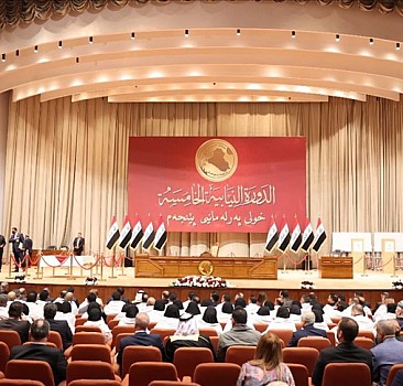Irak'ta "tartışma yaratan seçim yasasının" bazı maddeleri, Meclis'ten geçti