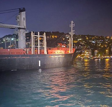 İstanbul Boğazı'nda dümen arızası: Gemi trafiği çift yönlü askıya alındı