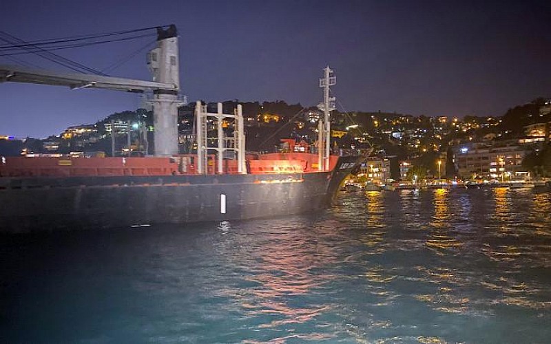 İstanbul Boğazı'nda dümen arızası: Gemi trafiği çift yönlü askıya alındı