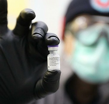 2,8 milyon doz BionTech aşısı, Türkiye'ye getirilerek Sağlık Bakanlığı Halk Sağlığı depolarına yerleştirildi