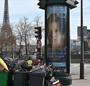 Fransa'da skandal olay, grevdeki çöp toplayıcılarını zorla çalıştırıyorlar