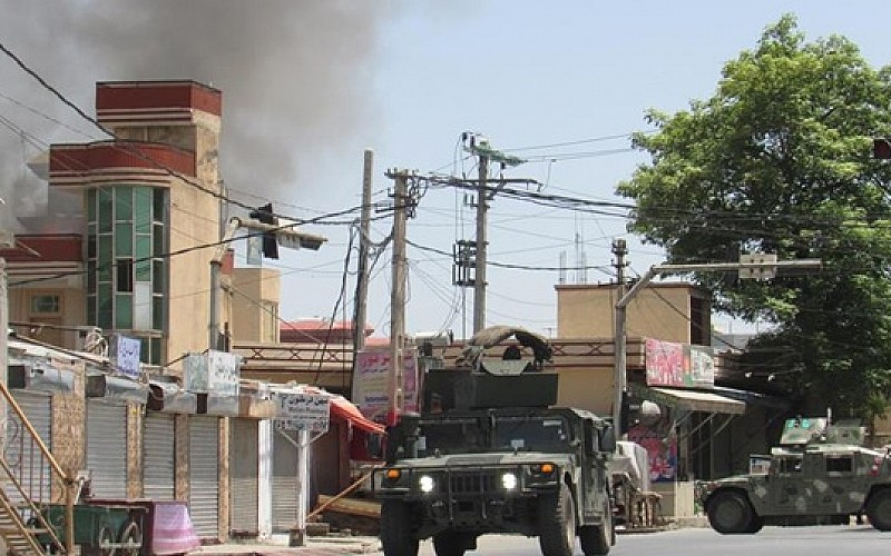 Afganistan'da bombalı saldırı: Yaralılar var