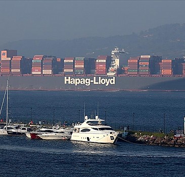Çanakkale Boğazı dev gemilerin geçişi nedeniyle 14 saat tek yönlü trafiğe kapandı
