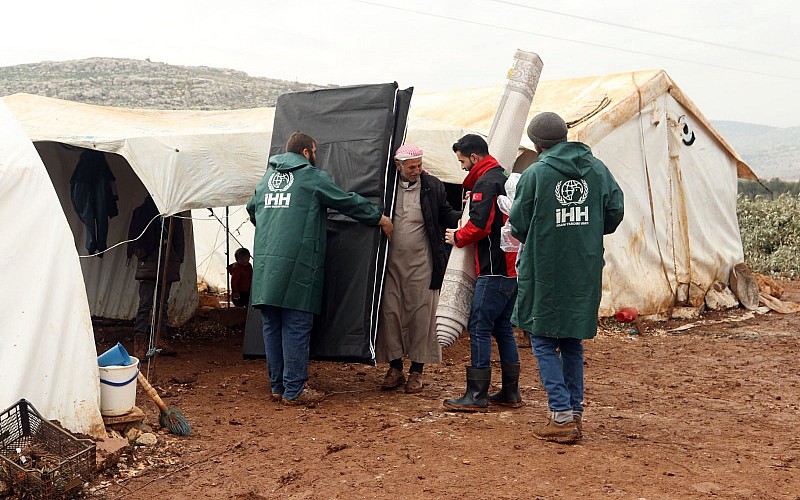 İHH'dan Suriye'nin kuzeyindeki ihtiyaç sahibi ailelere kış yardımı