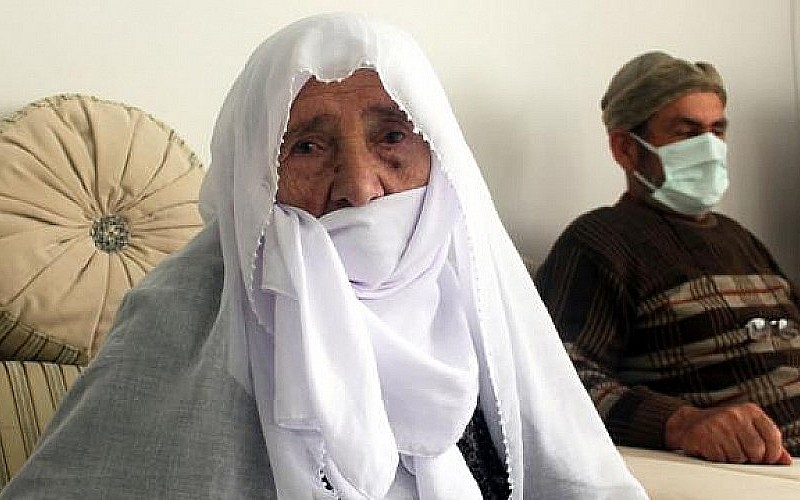 103 yaşındaki Nazire Nine koronavirüsü yendi
