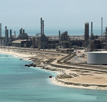 Suudi Arabistan petrolde ek üretim kesintisine ağustosta da devam edecek