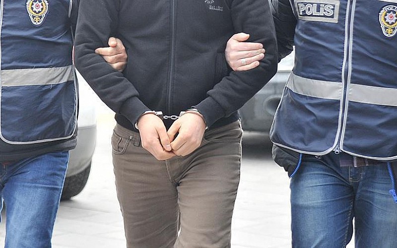 İzmir'de evinde Hint keneviri yetiştiren kişi tutuklandı