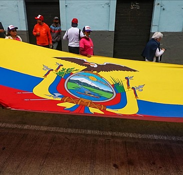 Ekvador'da başkan adayı silahlı suikasta kurban gitti