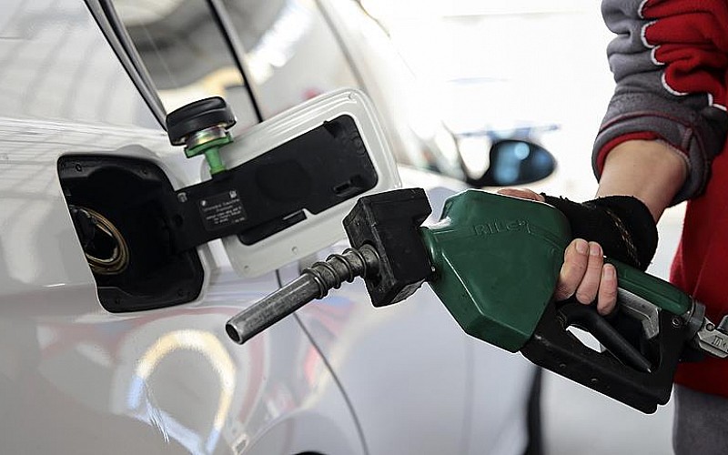 Petrol fiyatları düştü: Pompaya indirim bekleniyor