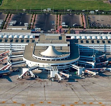 Antalya Havalimanı'nın kapasite artırımı ve 25 yıllığına kiralanması ihalesi yapıldı