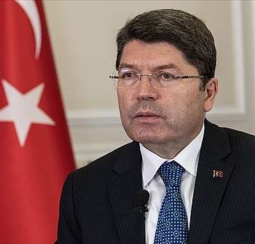 Adalet Bakanı Tunç, Sakarya'da ziyaretlerde bulundu