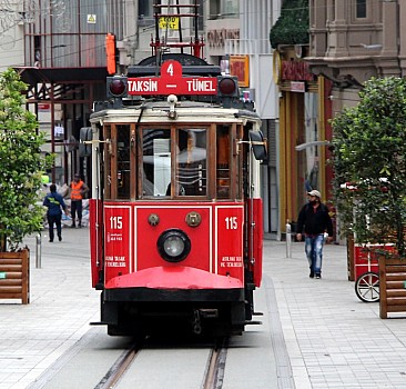 İstiklal Caddesi'nde bataryalı tramvaylar hizmet verecek
