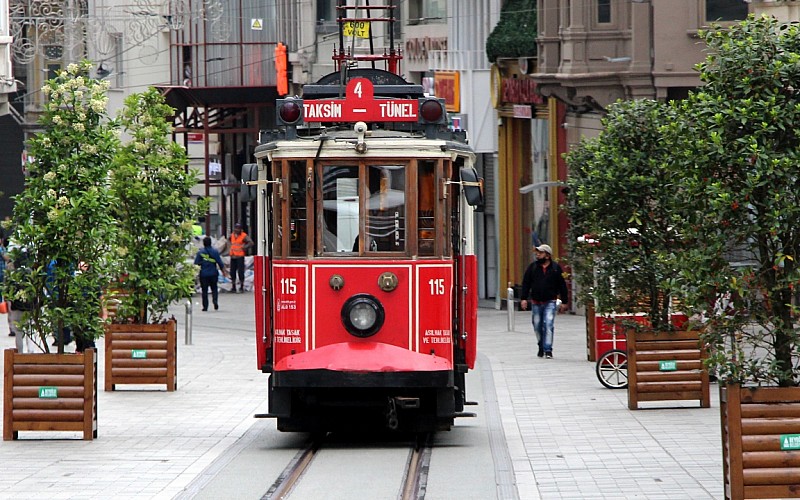 İstiklal Caddesi'nde bataryalı tramvaylar hizmet verecek