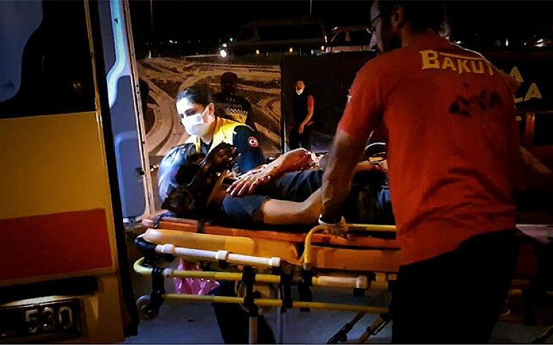Bursa'da bariyerlere çarpan motosikletteki 2 kişi ağır yaralandı