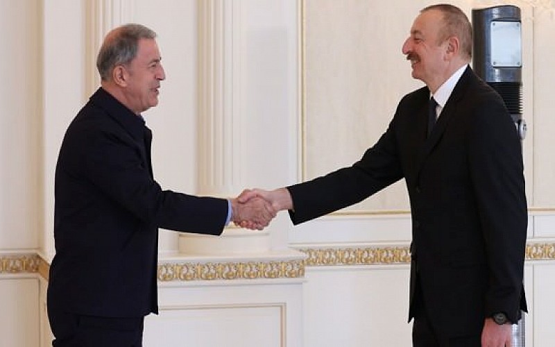 Bakan Akar Aliyev'le görüştü!