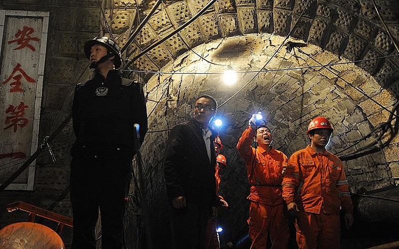 Çin'de kaçak işletilen kömür madeninde mahsur kalan işçiler kurtarıldı