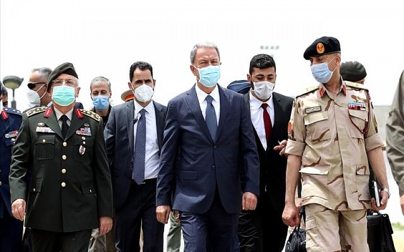 Milli Savunma Bakanı Akar, Libya'daki Mehmetçik ile bir araya geldi: