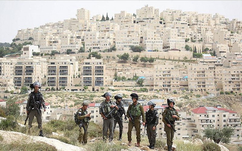 İsrail güçleri, Batı Şeria saldırısıyla ilgili aranan Filistinlinin evine baskın düzenledi