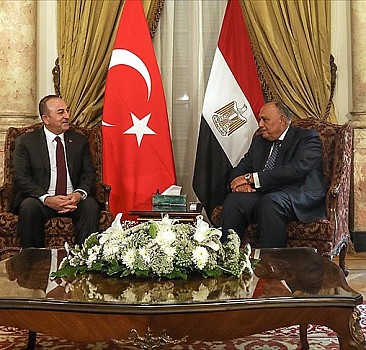 Dışişleri Bakanı Çavuşoğlu, temaslarda bulunmak için Mısır'a gitti