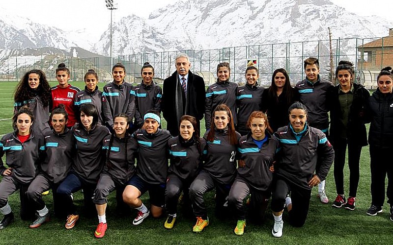 Hakkarigücü Kadın Futbol Takımı, yeni transferleriyle güçleniyor