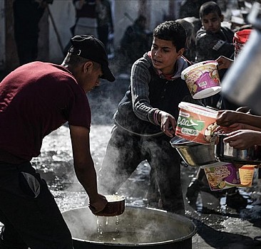 BM: Gazze'ye karadan büyük çaplı yardımın alternatifi yok