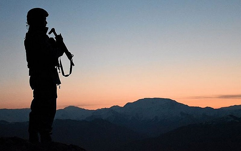 5 kişi daha PKK'dan kaçarak teslim oldu