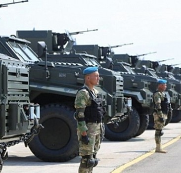 Özbekistan, Afganistan sınırı yakınındaki Tirmiz poligonunda askeri tatbikata başladı