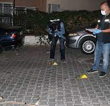 İzmir'de silahlı saldırıya uğrayan kişi hayatını kaybetti