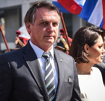 Bolsonaro, liderlikten vazgeçti