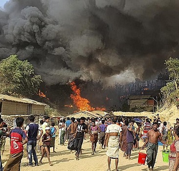 Bangladeş'te pazar yerinde yangın: 3 ölü