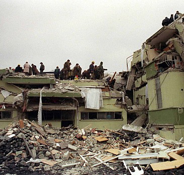 Düzce depreminin üzerinden 23 yıl geçti