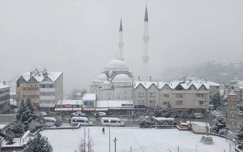 Sivas ve Yozgat'ta kar etkili oldu